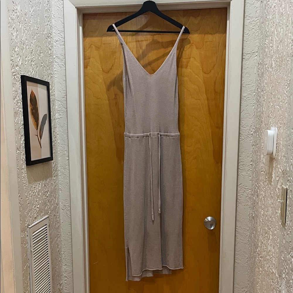 Elegant Beige Sleeveless Dress